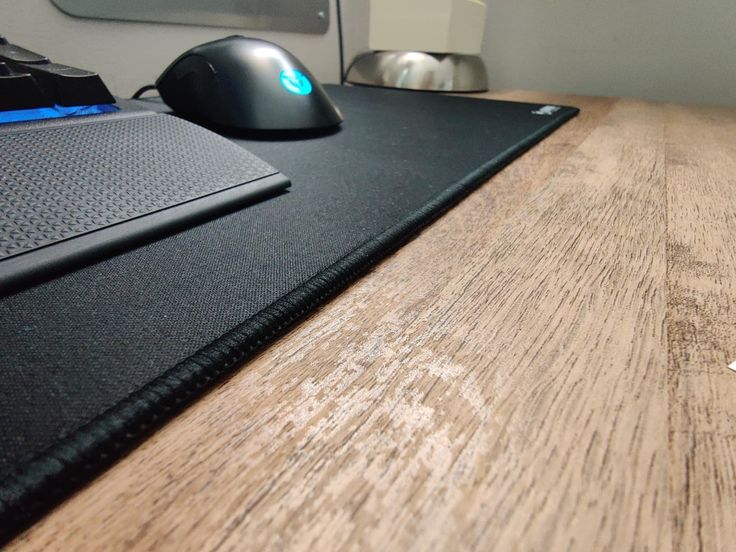 Glorious XL Extended _ gaming mouse pad